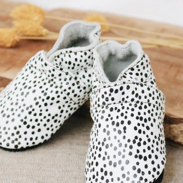 Baby Dutch- Παπουτσάκια Αγκαλιάς- Polka Dots White-Black- Δέρμα