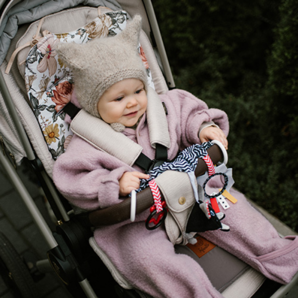 BabyOno- Κρεμαστό παιχνίδι δραστηριοτήτων για καρότσι και κούνια-Cheese & Skip