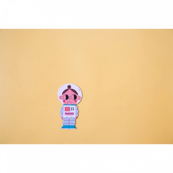 Valentina in Space - 2+3+4+5+10 pcs - Glow in the Dark Puzzle Londji